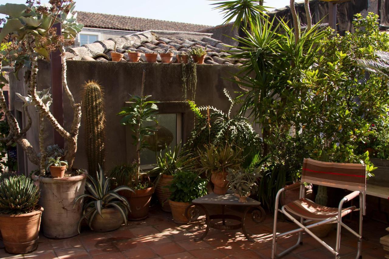Tre Vie Apartment Con Terrazzo Giardino Pensile CTA Exterior photo