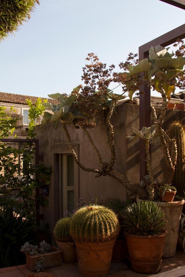 Tre Vie Apartment Con Terrazzo Giardino Pensile CTA Exterior photo