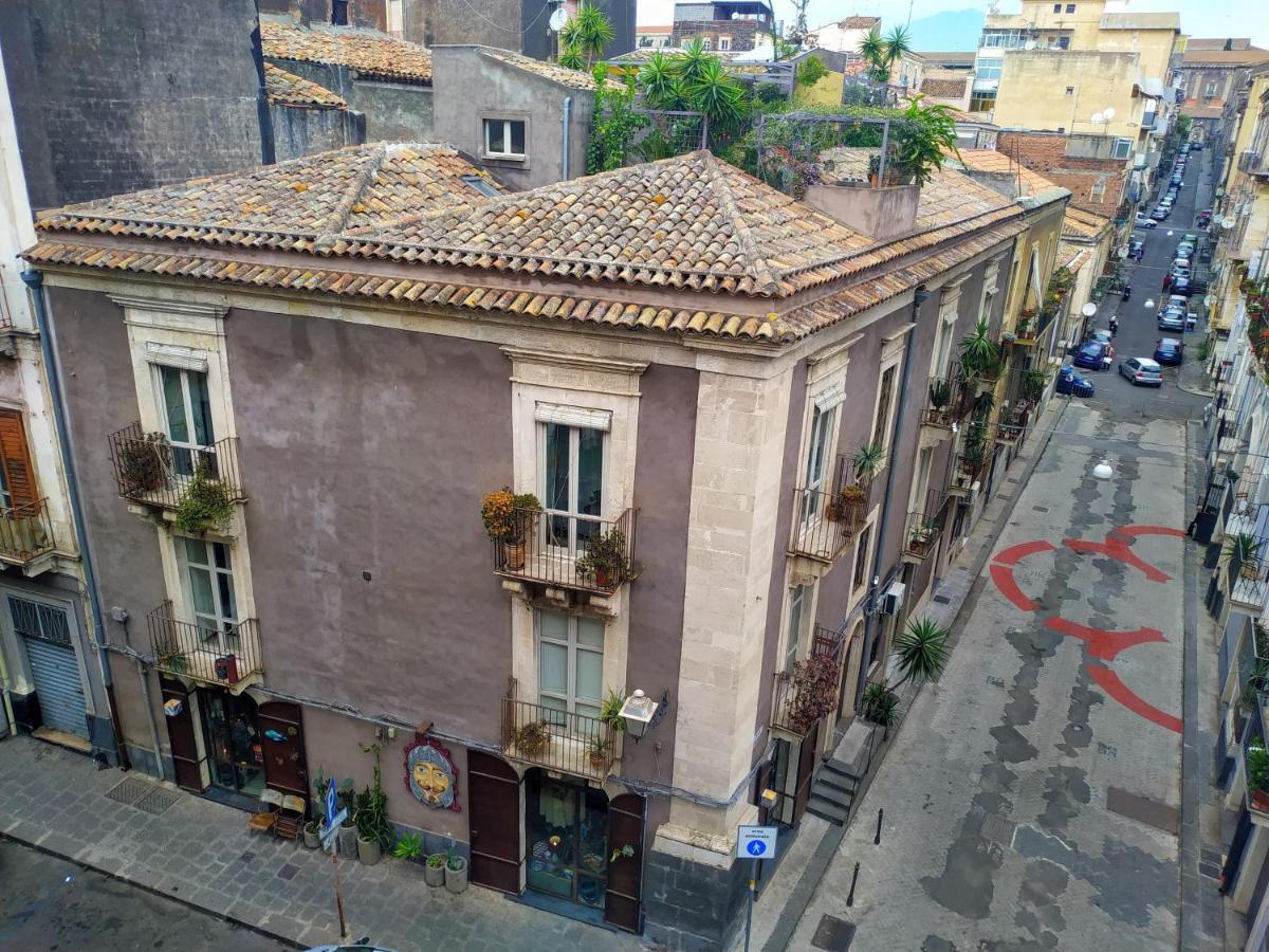 Tre Vie Apartment Con Terrazzo Giardino Pensile CTA Exterior photo