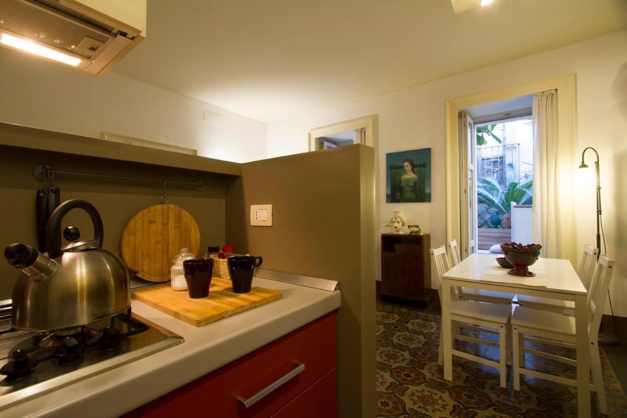 Tre Vie Apartment Con Terrazzo Giardino Pensile CTA Exterior photo