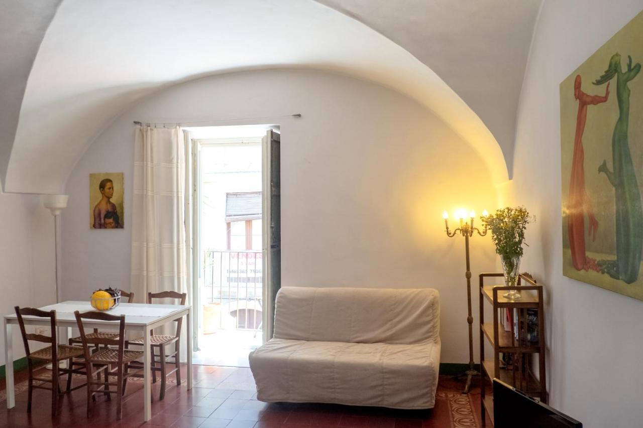 Tre Vie Apartment Con Terrazzo Giardino Pensile CTA Exterior photo