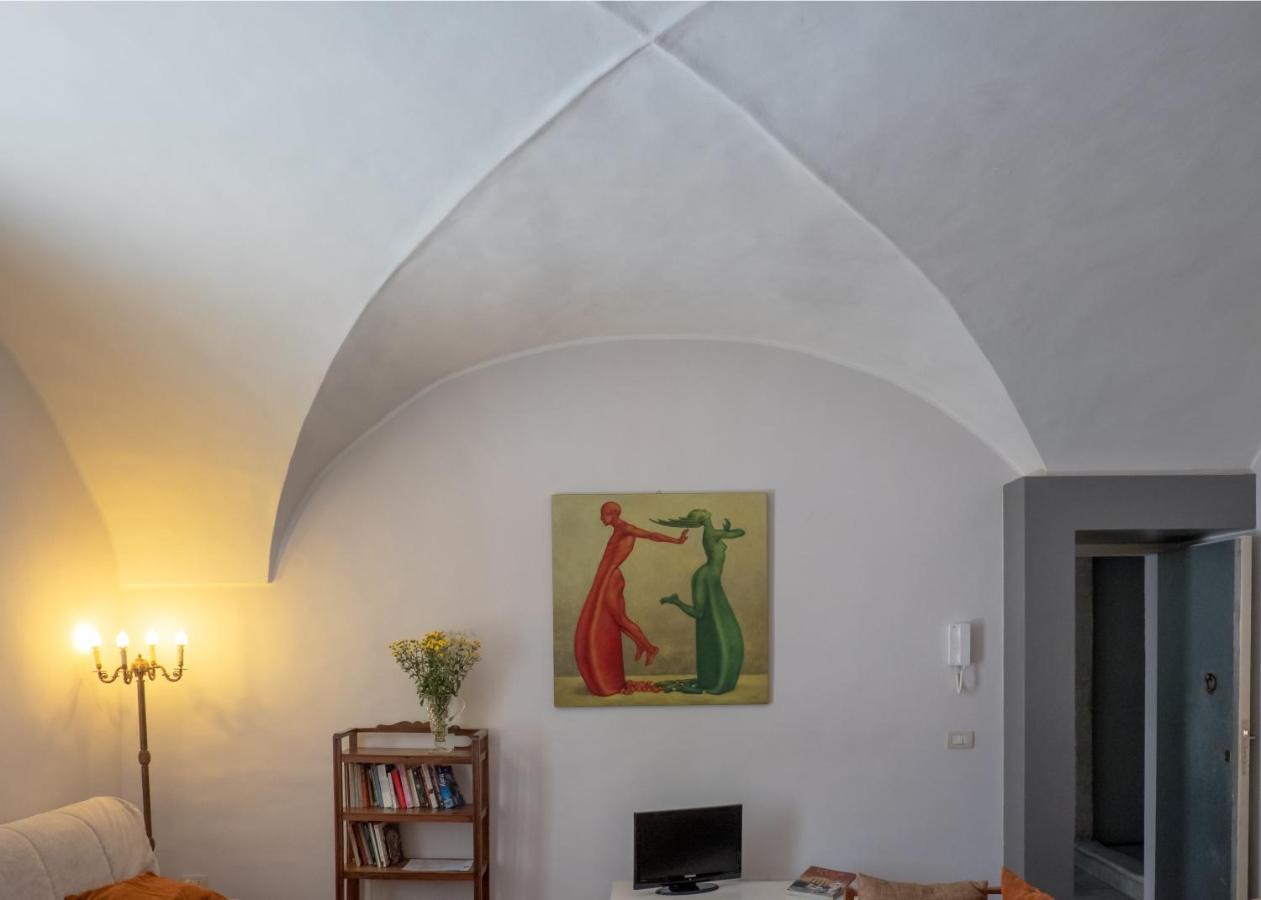 Tre Vie Apartment Con Terrazzo Giardino Pensile CTA Exterior photo