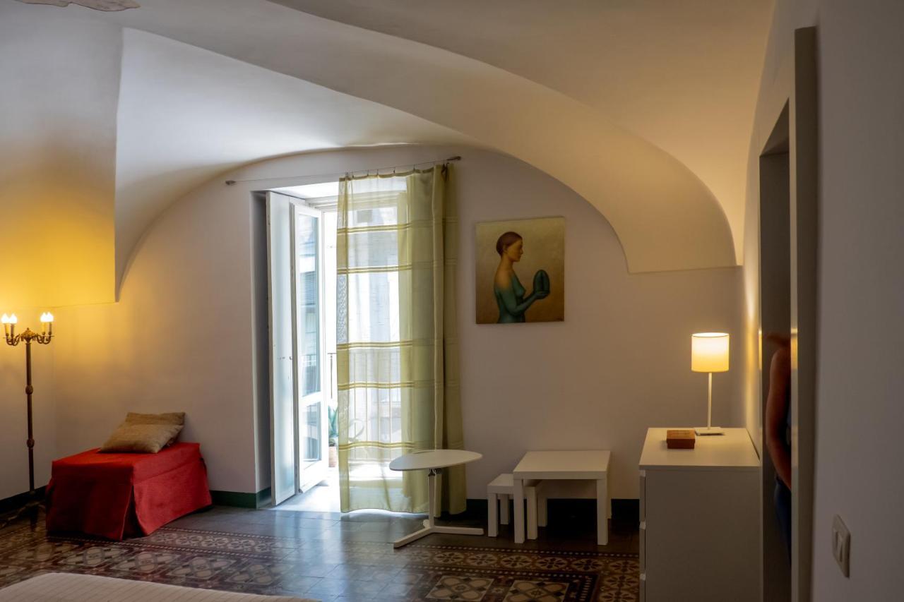 Tre Vie Apartment Con Terrazzo Giardino Pensile CTA Exterior photo