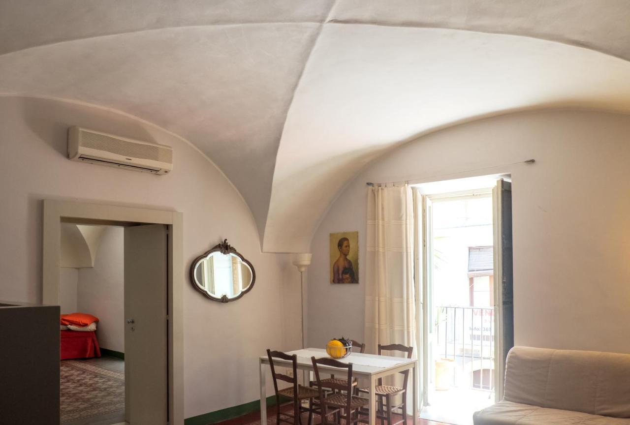Tre Vie Apartment Con Terrazzo Giardino Pensile CTA Exterior photo
