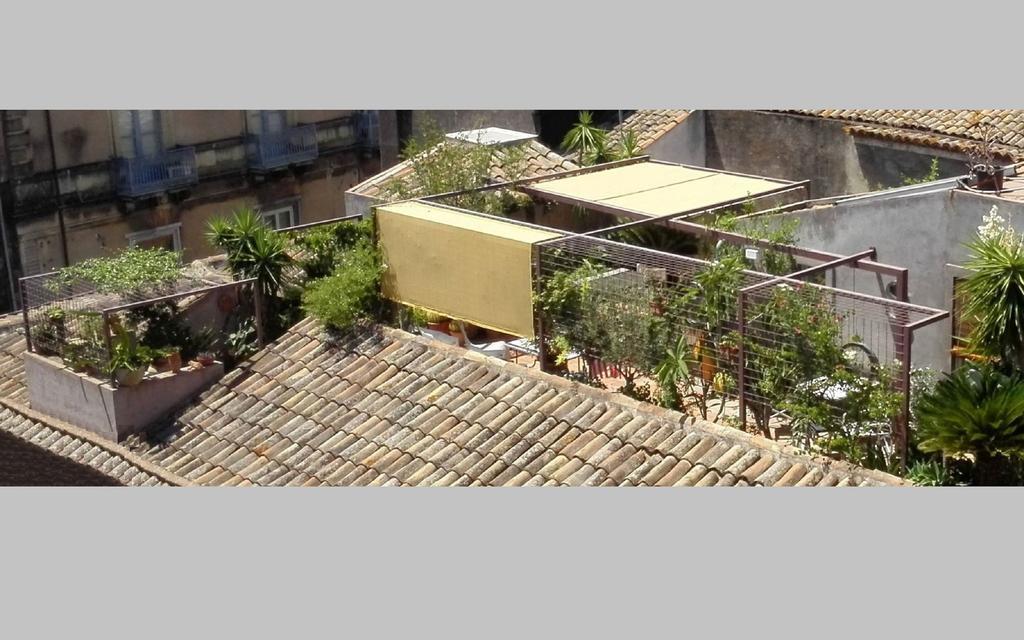 Tre Vie Apartment Con Terrazzo Giardino Pensile CTA Exterior photo